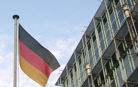 德国联邦经济发展和对外贸易协会主席舒曼：中德合作前景依然充满希望