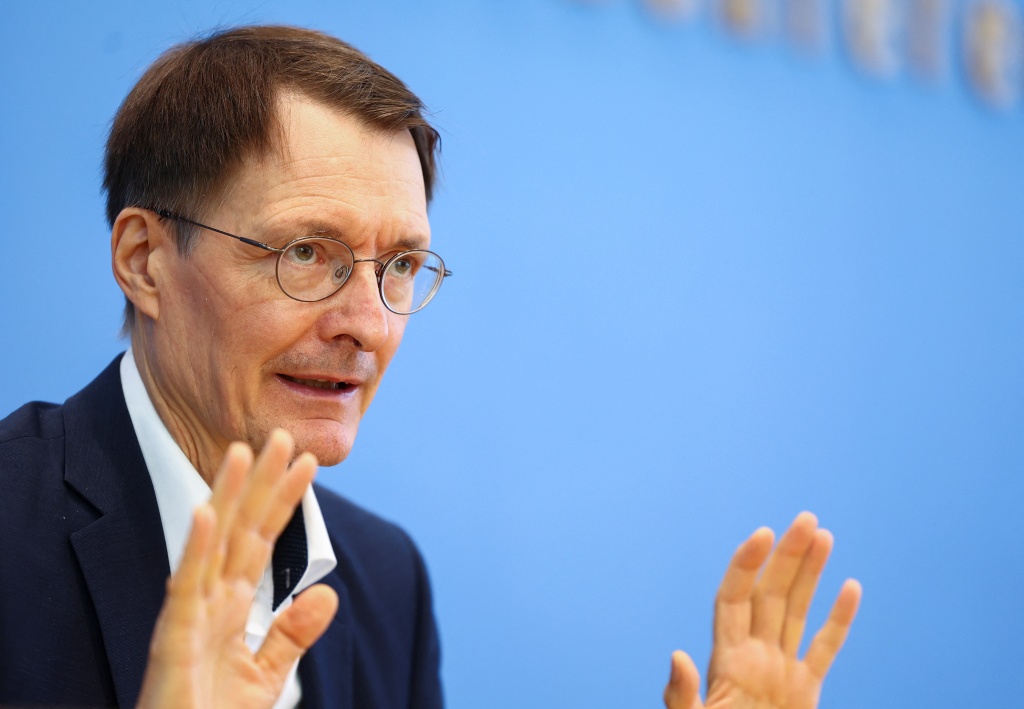 德国卫生部长疑似履历造假 被媒体询问时称“记不清具体案例了”