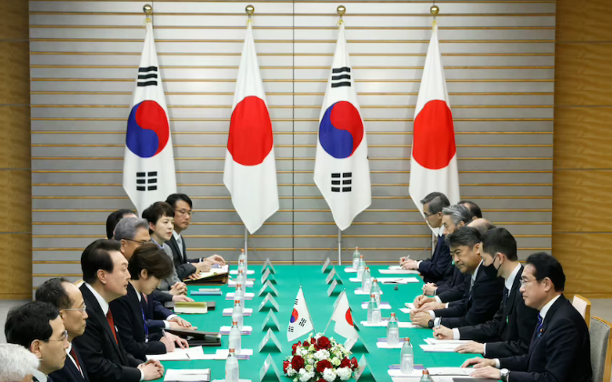 日本和韩国在东京峰会上通过领导人之间的历史性会晤重建关系
