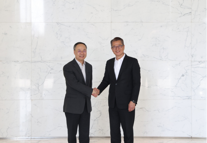 李云泽会见香港特区政府财政司司长陈茂波